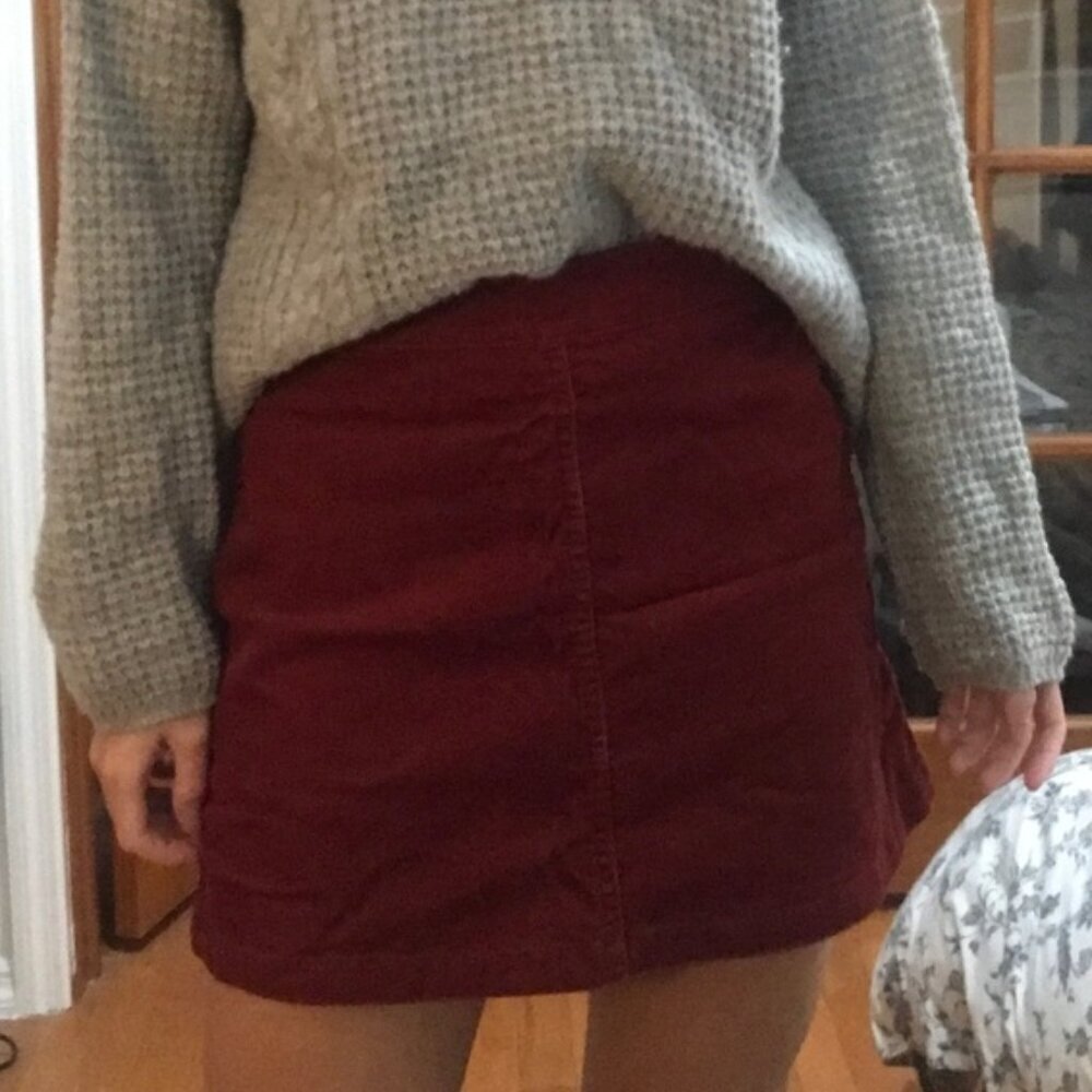 Aritzia Wilfred Free Corduroy Mini Skirt in Deep Burnt Red Size 4